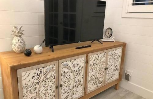 Rye House | Hamptons In Rye Green Cottage 3 Mins to Hot Springs!