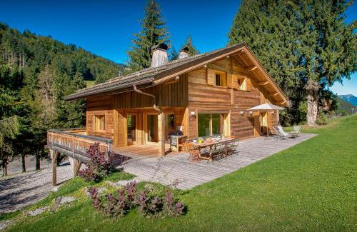 La Clusaz Ski Chalet | Lodge Le Grizzly - SnowLodge