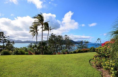 Hamilton Island Apartment | Bella Vista West 1 Ocean View With Golf Buggy And Airport Transfers Under New Management