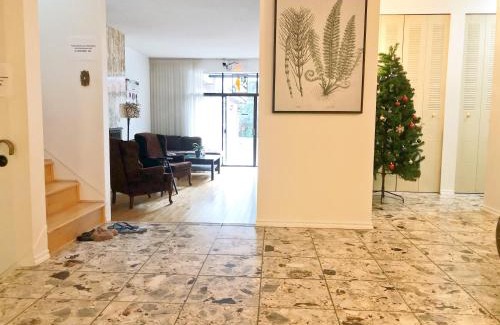 Oakridge House | Vancouver west luxury suite