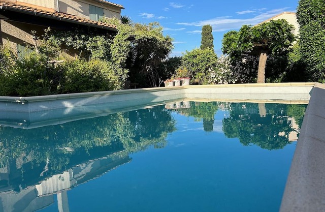 Provencale House FOR Rent IN Aigues Mortes