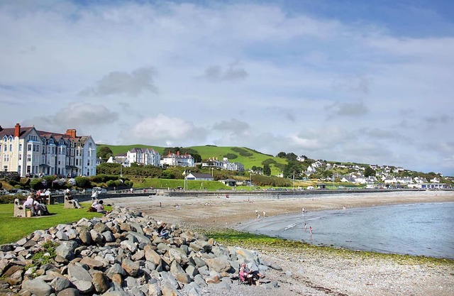 2 bedroom accommodation in Criccieth, Gwynedd