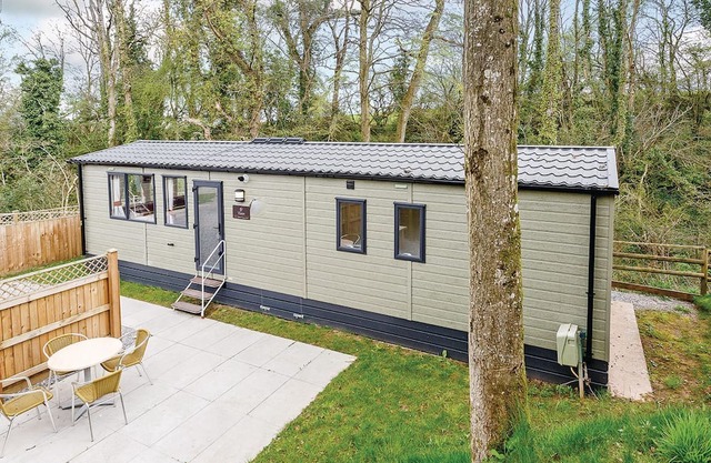 3 bedroom accommodation in Woodbury