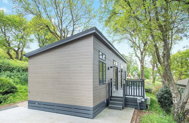 3 bedroom accommodation in Charmouth