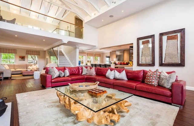 51 Avignon · Family-Luxe Escape: Avignon Villa w/ Solar Backup