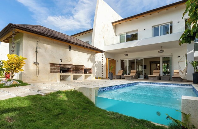 6 BR beachfront Las Terrenas