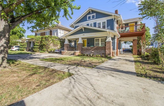 Beachy3 – 3 units in 1 – near Uptown & Asian Dist.