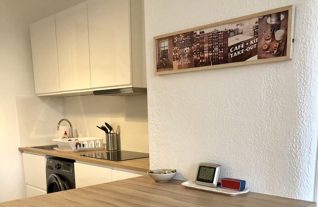 Very nice T2 furnished, spacious, very well equipped, sunny, south balcony, central