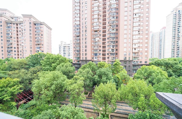 Tyms Elegant 4BR 2BA APT Changning