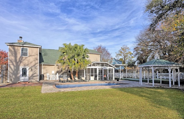 Family Friendly House w Pool & Games