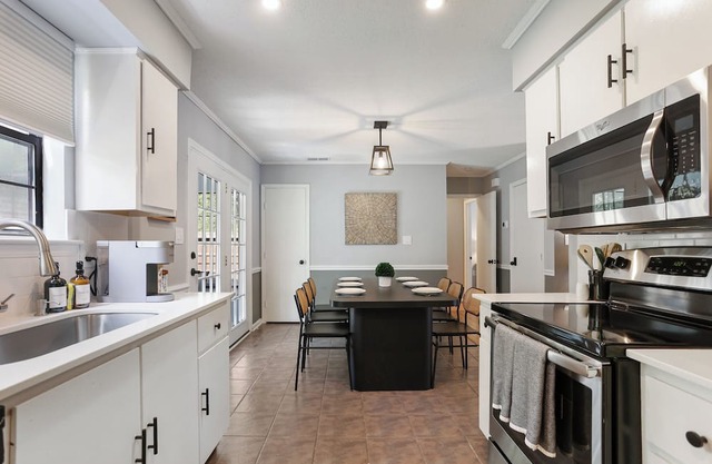 Adorable Bungalow Near Tybee Beach