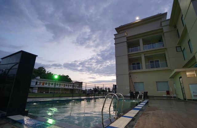 Solitaire Resort