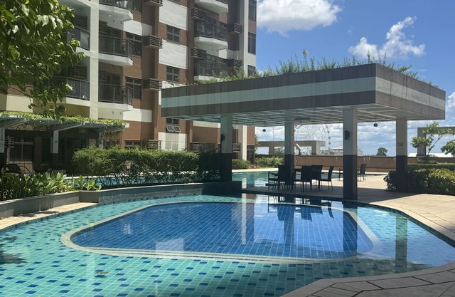 Radiance Manila bay 2 br & 3 bath