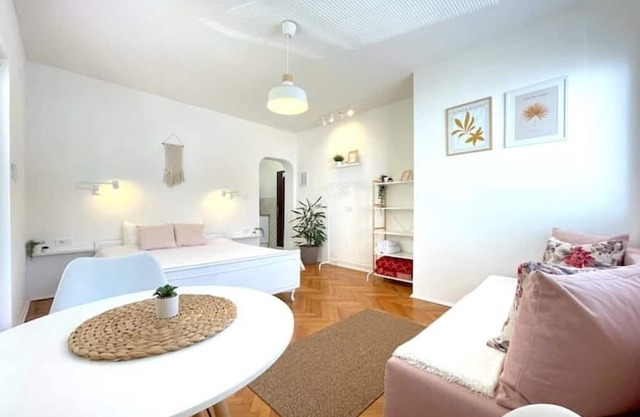 Elegant apartment in the centernn