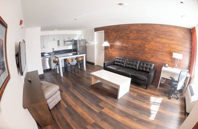 Come stay in this 1st floor 2 bedroom suite!