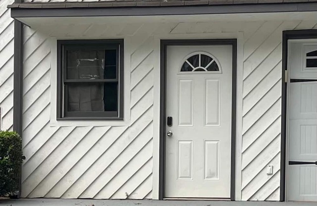 Pit Stop… Private Entrance, Independent & Convenient & Comfy Bedroom!
