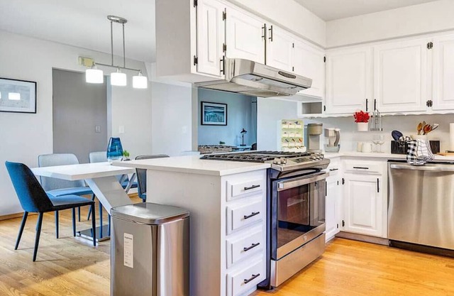 Convenient & Quiet Home for Family/Business Trip