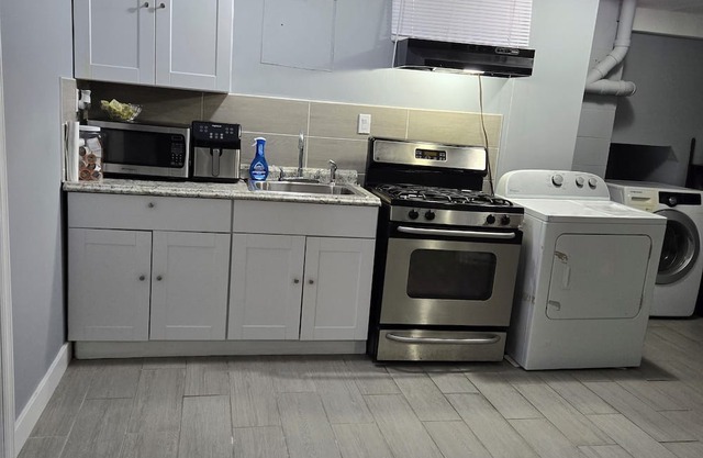 Charming 2-bedroom apartment with AC, WiFi in fantastic Toms River