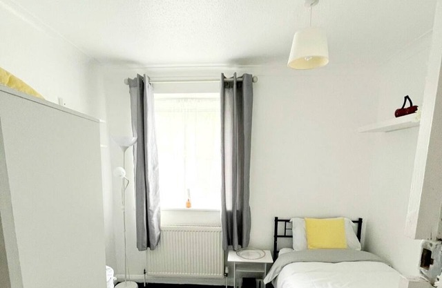 Cosy Single Room 10 mins from vibrant East Croydon!