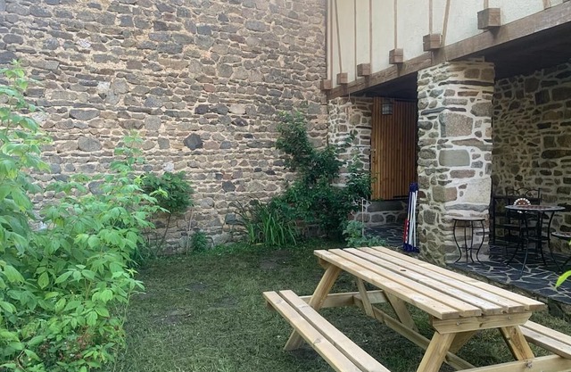 Charmante Maison de Bourg Corrézienne, à L'orée de la Forêt - Animaux Acceptés !