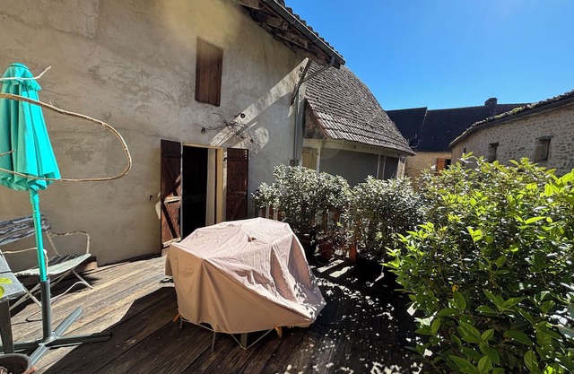 Charming village house in the heart of the village