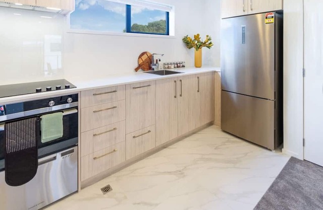 Serenity in Mt Albert: Contemporary 3BR 2.5 bath