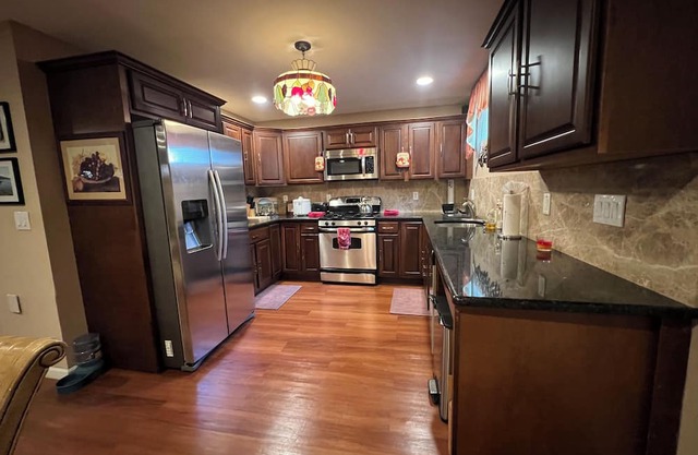 Charming 2 Bedroom Apartment