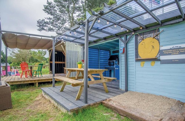 Chick - 1 Bedroom Pod - Maidenwells