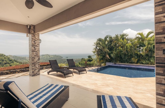 Casa De La Reina - Single Storey Oceanview Villa
