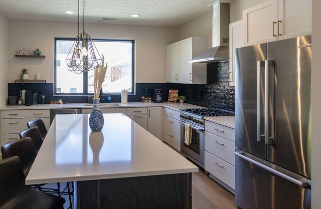 Luxe 3-bedroom Condo in German Village! Close To All Dining and Events!