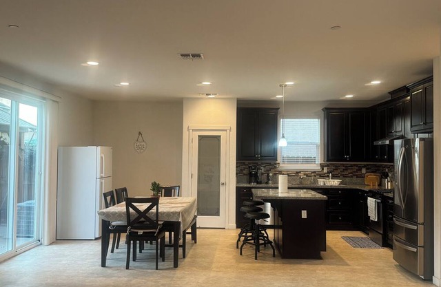 Very spacious fully furnished home for family & professionals.