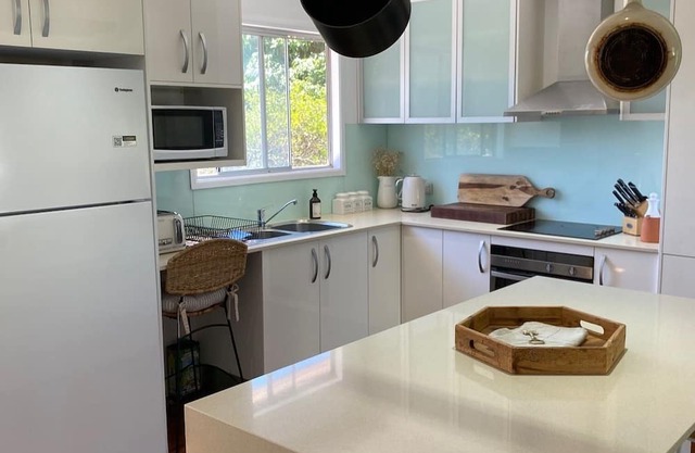 Chálǐ·hālǐ Abode - Pet friendly, 400m to beach