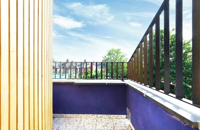 Beautiful 3BR House with Piano and Garden
