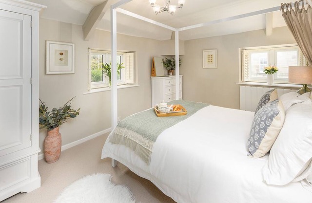 The Old Coach House - an apartment that sleeps 3 guests in 2 bedrooms