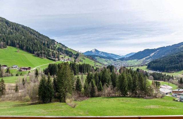 Apartment 'Landhaus Sonnenzauber Sonnenschein2' with Mountain View, Balcony and Wi-Fi