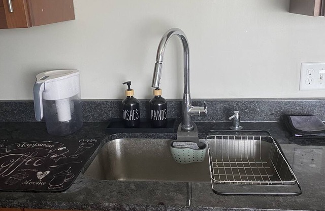 Great for family! Single house close to UD and Main Street in Newark DE