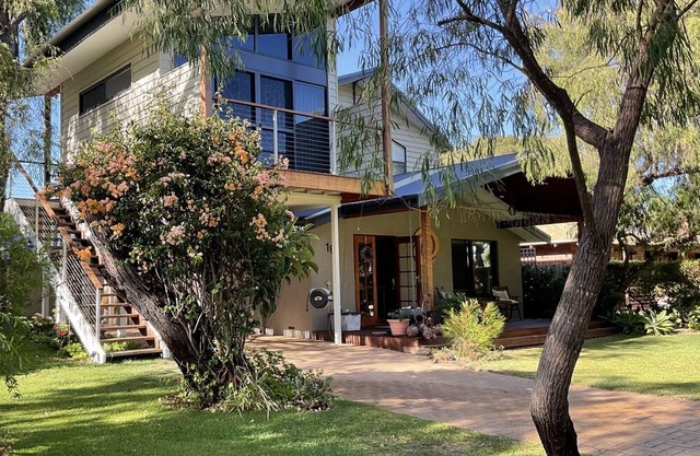 Moana Roa Beach Stay