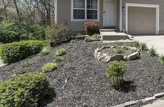 Cozy 3-bedroom townhome in welcoming Lenexa with AC, WiFi NEW PROMO PRICING