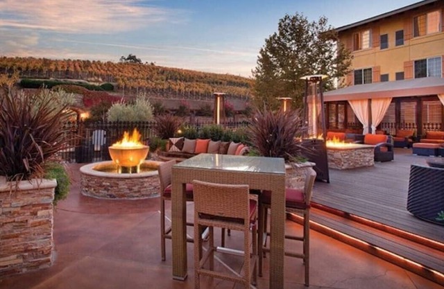 Priced until May 7: 1BR + Studio with 2 Kitchens & event shuttles to Bottle Rock