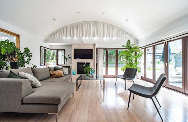 Premier and Roomy 4BR Holiday Home in Auckland