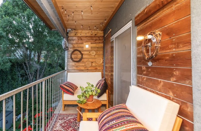Amazing Boho Apartment in Heart of Montreal
