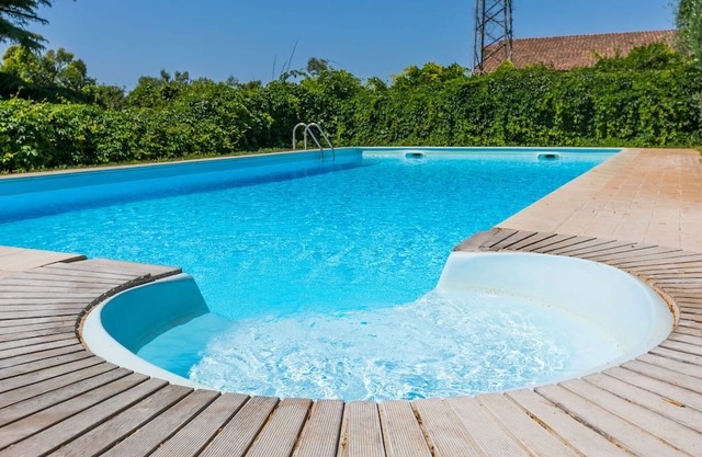 Wonderful private villa with WIFI, A/C, private pool, TV, patio, pets allowed and parking