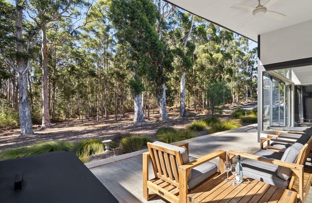 Karriscape provides a peaceful location to enjoy your down south getaway. You will find everything y
