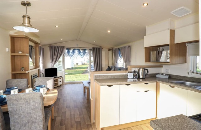 FLOSH CARAVAN, pet friendly, character holiday cottage in Aspatria