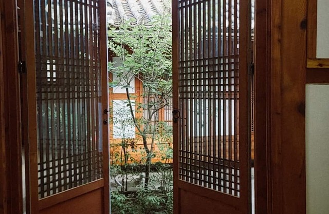 Traditional Hanok over 90 years near Gyeongbokgung -5 rooms, 3 bathrooms Max. 10