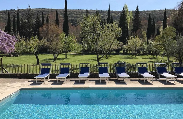 Homerez - Nice house for 2 ppl. with shared pool, garden and terrace at Valaurie