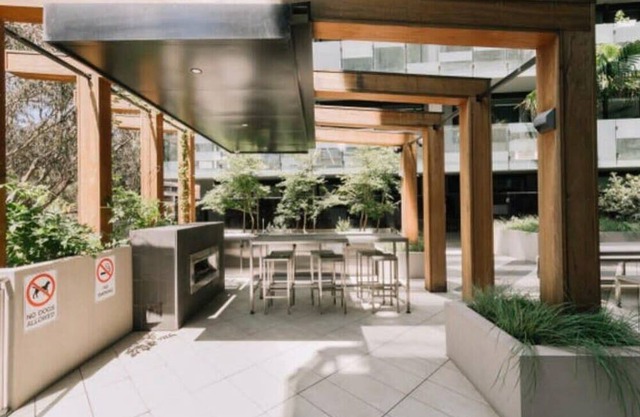 Charming 1-BR Apt w/Pool & Gym -15 mins from City!