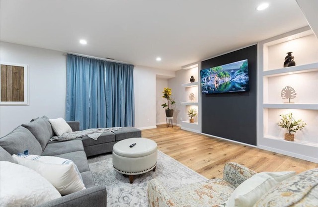 Cozy 1-bedroom- SHARED in the house in peaceful Bellevue