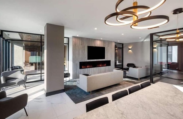 Easy access to I-87 Studio Q BR | near NYC