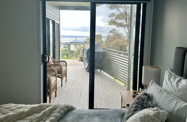 Breathtaking Ocean View & Short Walk to the Beach. Fully fenced & Pet friendly!